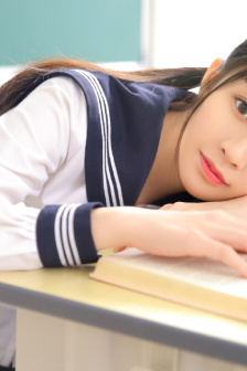 半夜装睡配合孩子趴趴